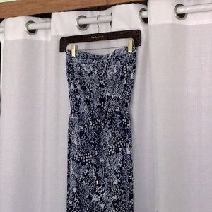 Really cute navy and white one piece jumpsuit. Perfect for summer outings.